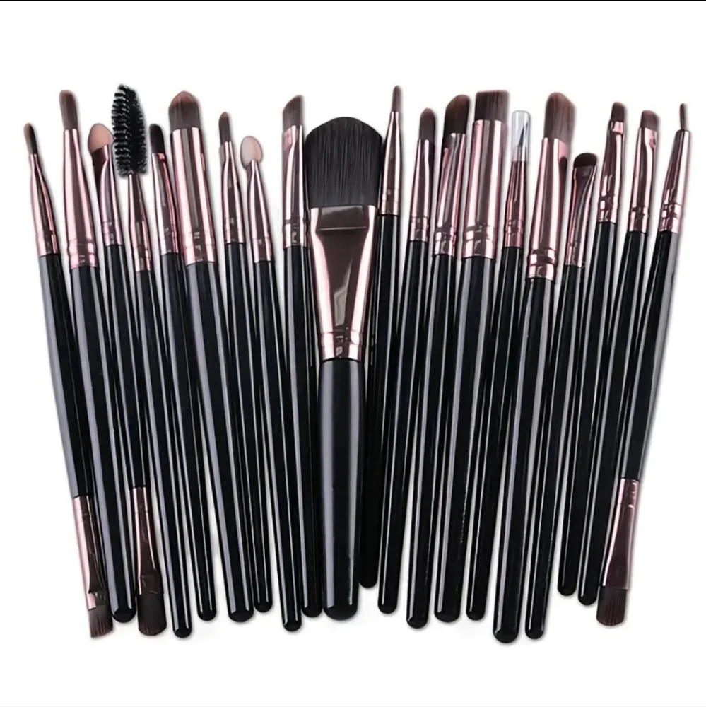 🎊🎊HOST PICK!! 🎊🎊NEW🎊🎊20 PC ROSE GOLD AND BLACK Face Makeup Brush Set